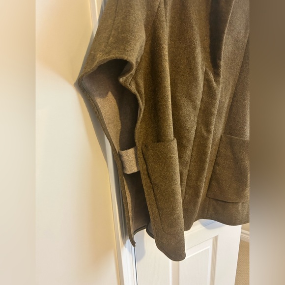 Zara Wool Poncho - Picture 3 of 8